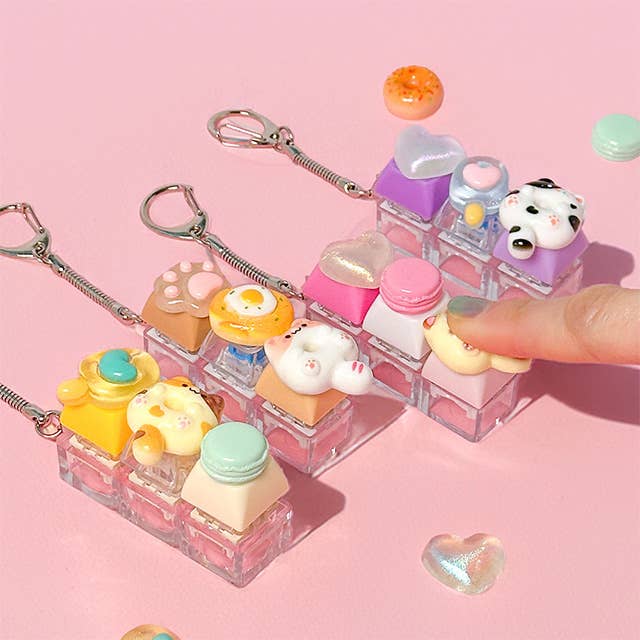 DIY Keyboard Keychain random colors – assorted keycap colors resin charms surprise every set unique collectible Korean aesthetic
