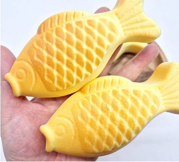 Taiyaki Squishy in hand – squeeze stress relief sensory fidget office desk decor gift impulse buy Korean kawaii lifestyle