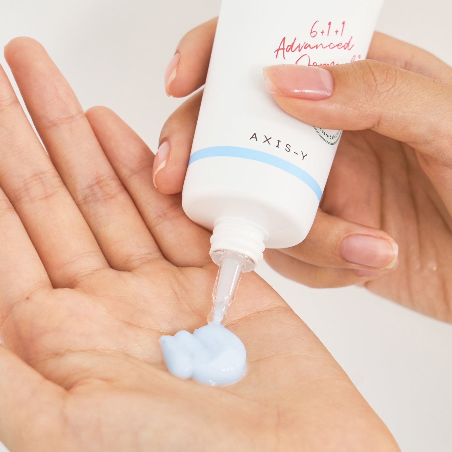 Axis-Y Heartleaf Calming Cream texture – lightweight gel-to-water no stickiness absorbs instantly layer 2-3x eye area safe